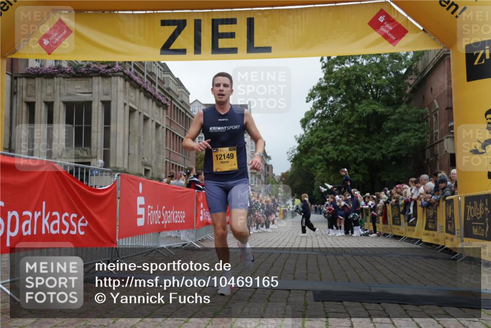 13.09.2026 - Kiel Lauf Yannick Fuchs http://msf.ph/oto/10469165 13.09.2026 10:21:43 Ziel 3788, 1987, 9681, 12148, 12149 meine-sportfotos.de