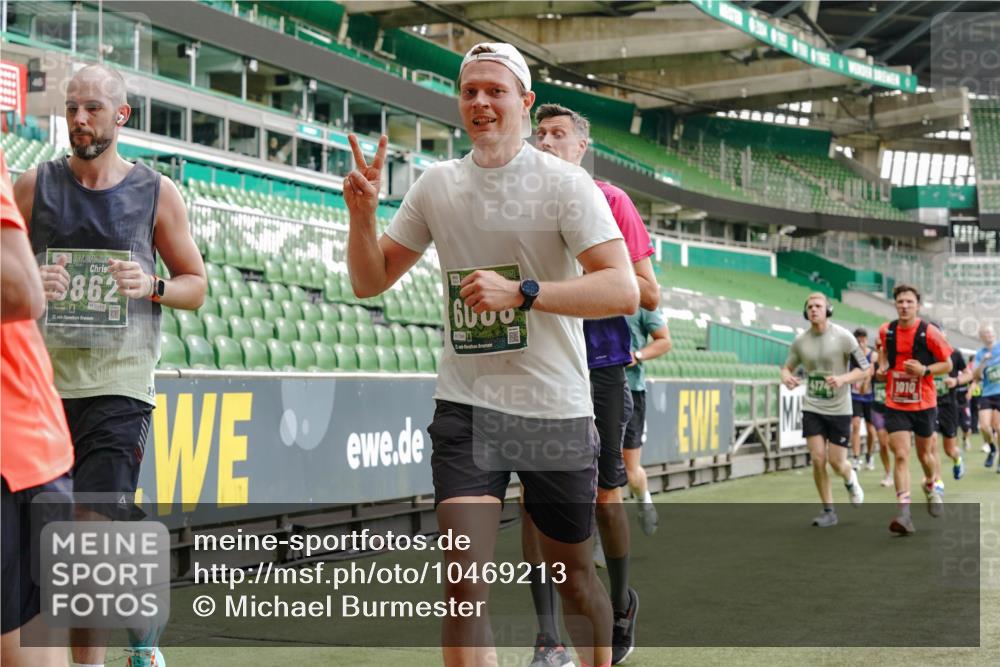 13.09.2026 - 21. swb-Marathon Bremen Michael Burmester http://msf.ph/oto/10469213 13.09.2026 12:57:52 Laufen im Stadion 141, 148, 334, 431, 511, 672, 769, 776, 789, 790, 857, 909, 1010, 1119, 1130, 1191, 1199, 1254, 1281, 1535, 1601, 1642, 1647, 1752, 1809, 1881, 1900, 1931, 1933, 1972, 2046, 2051, 2075, 2324, 2343, 2371, 2397, 2402, 2423, 2425, 2473, 2493, 2634, 2640, 2671, 2761, 2771, 2807, 2903, 2904, 3051, 3078, 3138, 3148, 3182, 3186, 3319, 3338, 3450, 3458, 3514, 3534, 3560, 3634, 3655, 3685, 3690, 3695, 3760, 3813, 3866, 3933, 3939, 4101, 4316, 4319, 205 meine-sportfotos.de