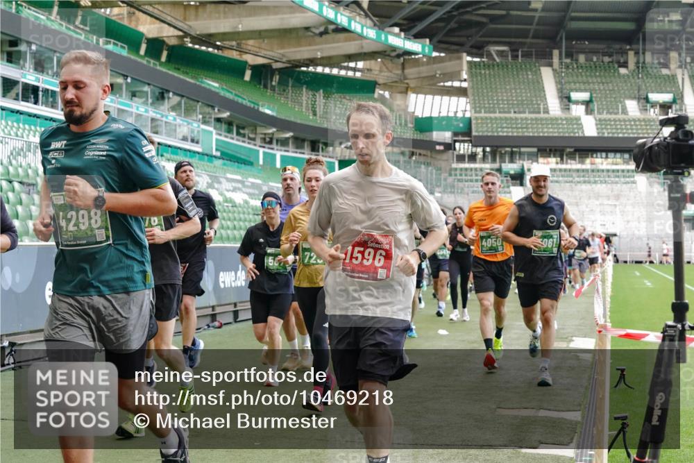 13.09.2026 - 21. swb-Marathon Bremen Michael Burmester http://msf.ph/oto/10469218 13.09.2026 13:13:59 Laufen im Stadion 183, 270, 278, 349, 460, 576, 600, 631, 695, 702, 768, 933, 950, 956, 1005, 1008, 1143, 1286, 1392, 1408, 1426, 1573, 1596, 1641, 1818, 1819, 1991, 2005, 2024, 2035, 2079, 2233, 2264, 2314, 2387, 2412, 2439, 2457, 2461, 2478, 2494, 2505, 2521, 2540, 2564, 2612, 2665, 2684, 2693, 2765, 2773, 2792, 2816, 2829, 2838, 2860, 2884, 2887, 2895, 2921, 2963, 2972, 2975, 2978, 3016, 3111, 3209, 3253, 3277, 3293, 3304, 3313, 3378, 3405, 3428, 3434, 3653, 3661, 4080 meine-sportfotos.de