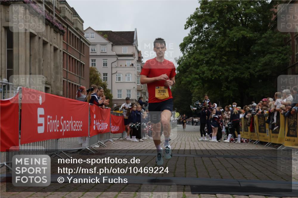 13.09.2026 - Kiel Lauf Yannick Fuchs http://msf.ph/oto/10469224 13.09.2026 10:22:16 Ziel 4621, 8708, 1987, 3732, 3788, 9681, 12148, 151, 8240, 3788 meine-sportfotos.de
