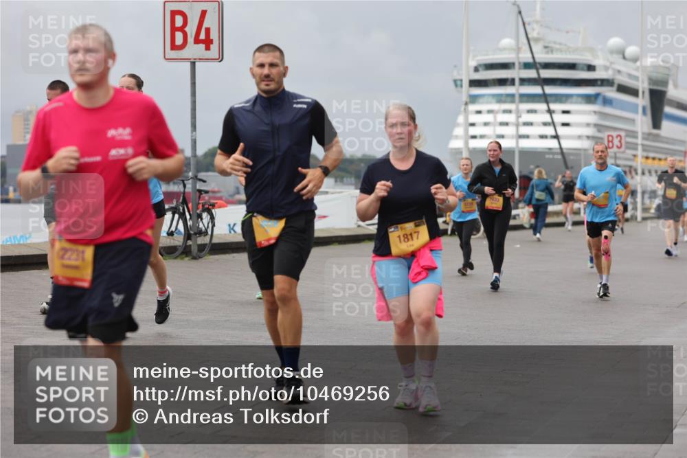 13.09.2026 - Kiel Lauf Andreas Tolksdorf http://msf.ph/oto/10469256 13.09.2026 12:09:15 Kiellinie 2231, 4, 3, 1817, 3 meine-sportfotos.de