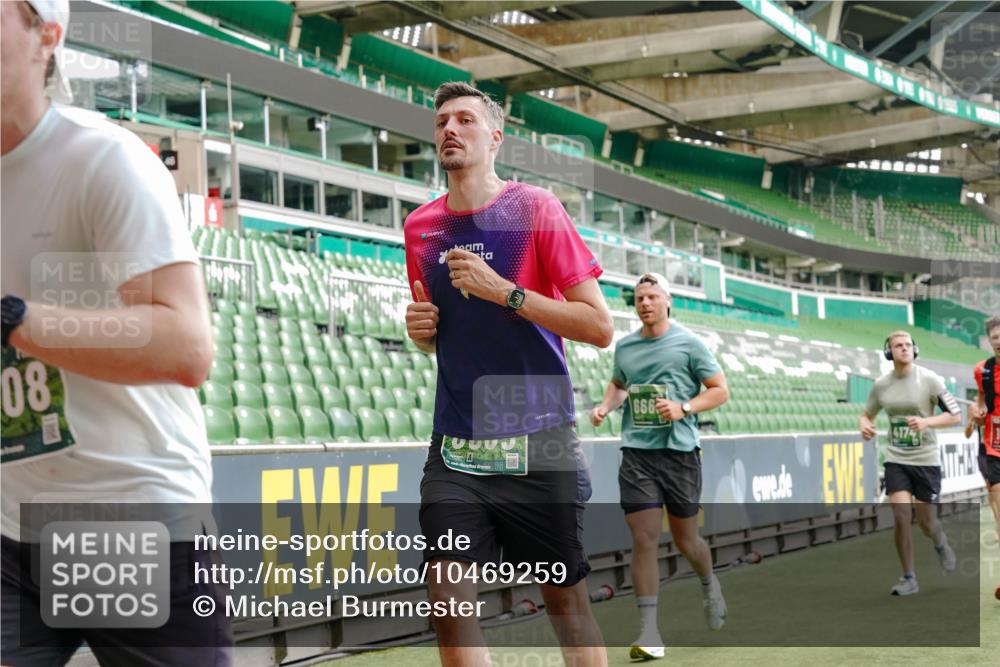 13.09.2026 - 21. swb-Marathon Bremen Michael Burmester http://msf.ph/oto/10469259 13.09.2026 12:57:53 Laufen im Stadion 141, 148, 334, 431, 511, 672, 769, 776, 789, 790, 857, 909, 1010, 1119, 1130, 1191, 1199, 1254, 1281, 1535, 1601, 1642, 1647, 1752, 1809, 1881, 1900, 1931, 1933, 1972, 2046, 2051, 2075, 2324, 2343, 2371, 2397, 2402, 2423, 2425, 2473, 2493, 2634, 2640, 2671, 2761, 2771, 2807, 2903, 2904, 3051, 3078, 3138, 3148, 3182, 3186, 3319, 3338, 3450, 3458, 3514, 3534, 3560, 3634, 3655, 3685, 3690, 3695, 3760, 3813, 3866, 3933, 3939, 4101, 4316, 4319, 205 meine-sportfotos.de