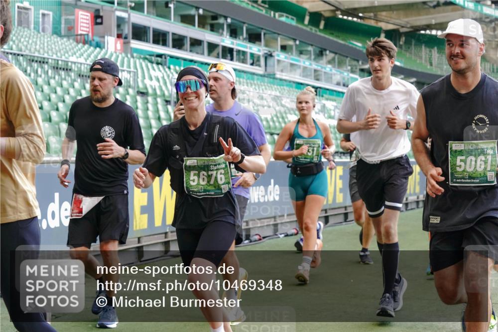 13.09.2026 - 21. swb-Marathon Bremen Michael Burmester http://msf.ph/oto/10469348 13.09.2026 13:14:02 Laufen im Stadion 183, 270, 278, 349, 460, 576, 600, 631, 695, 702, 768, 933, 950, 956, 1005, 1008, 1143, 1392, 1408, 1426, 1573, 1596, 1641, 1818, 1819, 1991, 2005, 2024, 2035, 2079, 2233, 2264, 2314, 2387, 2412, 2439, 2457, 2461, 2478, 2494, 2521, 2540, 2564, 2612, 2665, 2684, 2693, 2765, 2773, 2792, 2816, 2829, 2838, 2860, 2865, 2884, 2887, 2895, 2921, 2972, 2975, 2978, 3016, 3111, 3209, 3253, 3277, 3293, 3304, 3313, 3378, 3405, 3428, 3434, 3653, 3661, 3680, 4034, 4080 meine-sportfotos.de