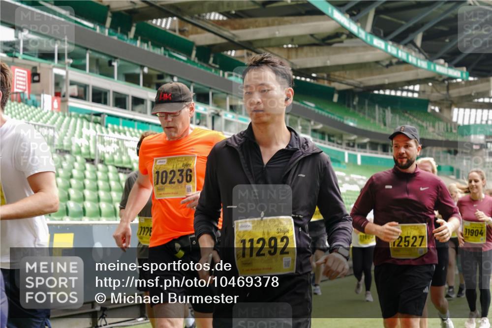 13.09.2026 - 21. swb-Marathon Bremen Michael Burmester http://msf.ph/oto/10469378 13.09.2026 10:36:16 Laufen im Stadion 10092, 10093, 10144, 10152, 10153, 10154, 10157, 10160, 10173, 10175, 10181, 10182, 10185, 10186, 10187, 10195, 10198, 10237, 10245, 10251, 10257, 10263, 10272, 10275, 10278, 10291, 10296, 10306, 10309, 10327, 10331, 10332, 10338, 10357, 10377, 10382, 10390, 10403, 10409, 10411, 10420, 10427, 10429, 10439, 10473, 10477, 10481, 10492, 10497, 10500, 10528, 10531, 10560, 10569, 10607, 10613, 10617, 10633, 10636, 10647, 10648, 10659, 10671, 10672, 10677, 10715 meine-sportfotos.de