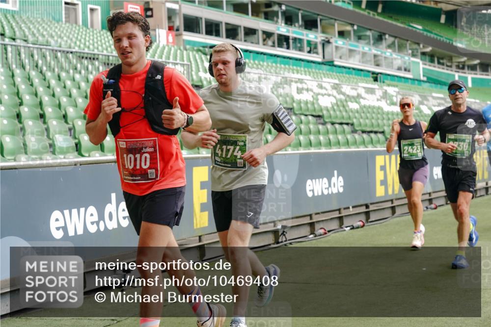 13.09.2026 - 21. swb-Marathon Bremen Michael Burmester http://msf.ph/oto/10469408 13.09.2026 12:57:56 Laufen im Stadion 141, 148, 334, 431, 511, 672, 769, 776, 789, 790, 857, 909, 1010, 1119, 1130, 1191, 1199, 1254, 1281, 1535, 1601, 1642, 1647, 1752, 1809, 1881, 1900, 1931, 1933, 2046, 2051, 2075, 2324, 2343, 2371, 2397, 2402, 2423, 2425, 2473, 2493, 2634, 2640, 2671, 2761, 2771, 2807, 2903, 2904, 3051, 3078, 3120, 3138, 3148, 3182, 3186, 3319, 3338, 3450, 3458, 3514, 3534, 3560, 3634, 3655, 3685, 3690, 3695, 3760, 3813, 3866, 3933, 3939, 4101, 4316, 4319, 205 meine-sportfotos.de