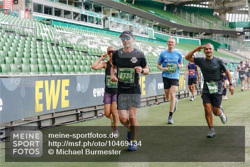 13.09.2026 - 21. swb-Marathon Bremen Michael Burmester http://msf.ph/oto/10469434 13.09.2026 12:57:57 Laufen im Stadion 141, 148, 334, 431, 511, 672, 769, 776, 789, 790, 857, 909, 1010, 1119, 1130, 1191, 1199, 1254, 1281, 1535, 1601, 1642, 1647, 1752, 1809, 1881, 1900, 1931, 1933, 2046, 2051, 2075, 2324, 2343, 2371, 2397, 2402, 2423, 2425, 2473, 2493, 2634, 2640, 2671, 2761, 2771, 2807, 2903, 2904, 3051, 3078, 3120, 3138, 3148, 3182, 3186, 3319, 3338, 3435, 3450, 3458, 3514, 3534, 3560, 3634, 3655, 3685, 3690, 3695, 3760, 3813, 3866, 3933, 3939, 4101, 4316, 4319, 205 meine-sportfotos.de
