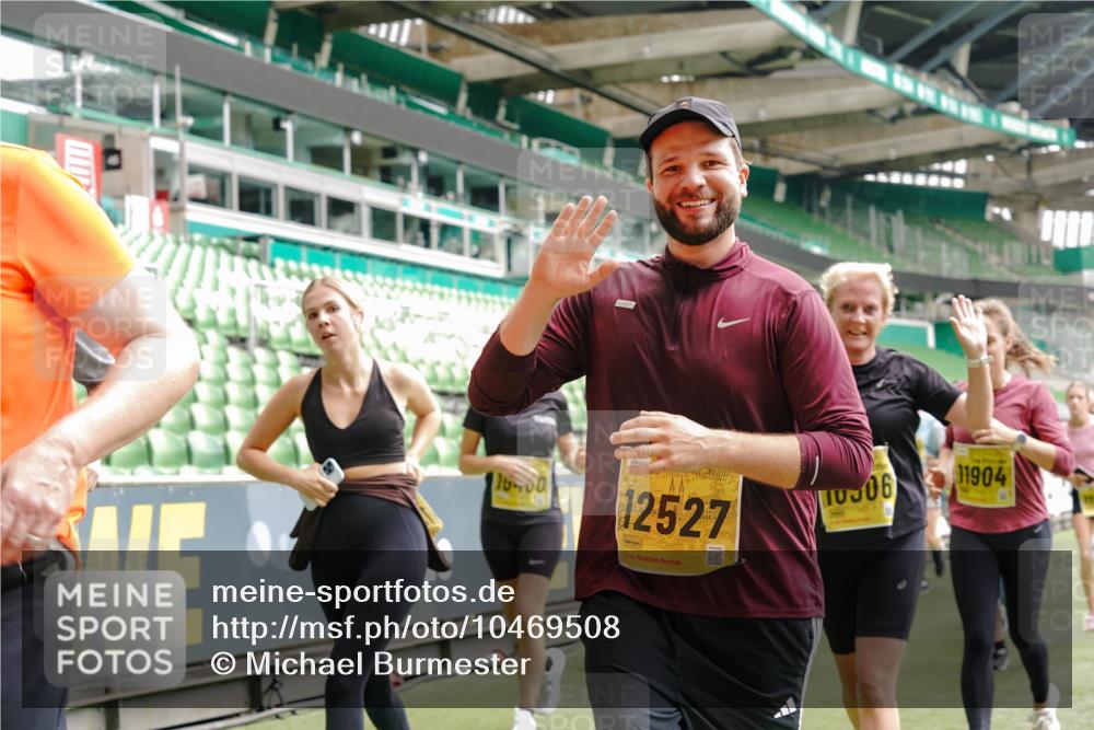 13.09.2026 - 21. swb-Marathon Bremen Michael Burmester http://msf.ph/oto/10469508 13.09.2026 10:36:17 Laufen im Stadion 10092, 10093, 10144, 10152, 10153, 10154, 10157, 10160, 10173, 10175, 10181, 10182, 10185, 10186, 10187, 10195, 10198, 10237, 10245, 10251, 10257, 10263, 10272, 10275, 10278, 10291, 10296, 10306, 10309, 10327, 10331, 10332, 10338, 10357, 10377, 10382, 10390, 10403, 10409, 10411, 10420, 10427, 10429, 10439, 10473, 10477, 10481, 10492, 10497, 10500, 10528, 10531, 10560, 10569, 10607, 10613, 10617, 10633, 10636, 10647, 10648, 10659, 10671, 10672, 10677, 10715 meine-sportfotos.de