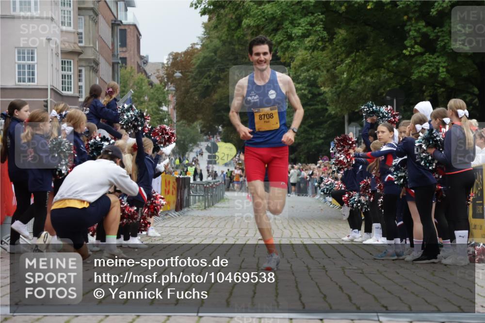 13.09.2026 - Kiel Lauf Yannick Fuchs http://msf.ph/oto/10469538 13.09.2026 10:22:46 Ziel 5326, 5603, 151, 4621, 8240, 8708, 9678, 3732, 8708 meine-sportfotos.de