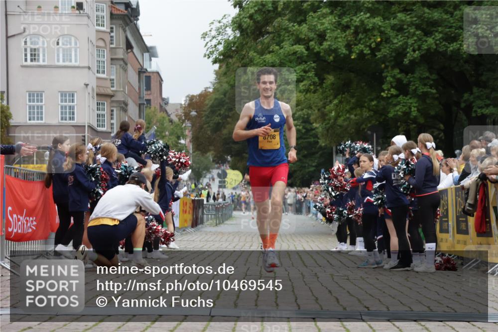 13.09.2026 - Kiel Lauf Yannick Fuchs http://msf.ph/oto/10469545 13.09.2026 10:22:46 Ziel 5326, 5603, 151, 4621, 8240, 8708, 9678, 3732, 8708 meine-sportfotos.de