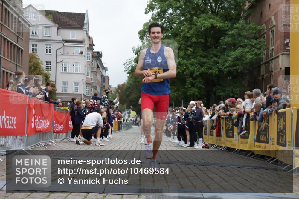 13.09.2026 - Kiel Lauf Yannick Fuchs http://msf.ph/oto/10469584 13.09.2026 10:22:48 Ziel 5326, 5603, 151, 4621, 8240, 8708, 9678, 4621, 8708 meine-sportfotos.de