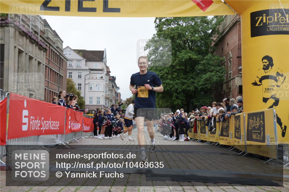 13.09.2026 - Kiel Lauf Yannick Fuchs http://msf.ph/oto/10469635 13.09.2026 10:22:51 Ziel 5326, 151, 4621, 5603, 8240, 9678, 10568, 4621, 8708 meine-sportfotos.de