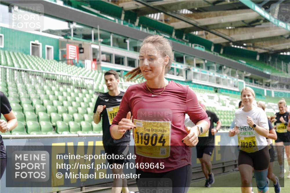 13.09.2026 - 21. swb-Marathon Bremen Michael Burmester http://msf.ph/oto/10469645 13.09.2026 10:36:19 Laufen im Stadion 10092, 10093, 10144, 10152, 10153, 10154, 10157, 10160, 10173, 10175, 10181, 10182, 10185, 10186, 10187, 10195, 10198, 10237, 10245, 10251, 10257, 10263, 10272, 10275, 10278, 10291, 10296, 10306, 10309, 10327, 10331, 10332, 10338, 10357, 10377, 10382, 10390, 10403, 10409, 10411, 10420, 10427, 10429, 10439, 10473, 10477, 10481, 10492, 10497, 10500, 10528, 10531, 10560, 10569, 10607, 10613, 10617, 10633, 10636, 10647, 10648, 10659, 10671, 10672, 10715 meine-sportfotos.de