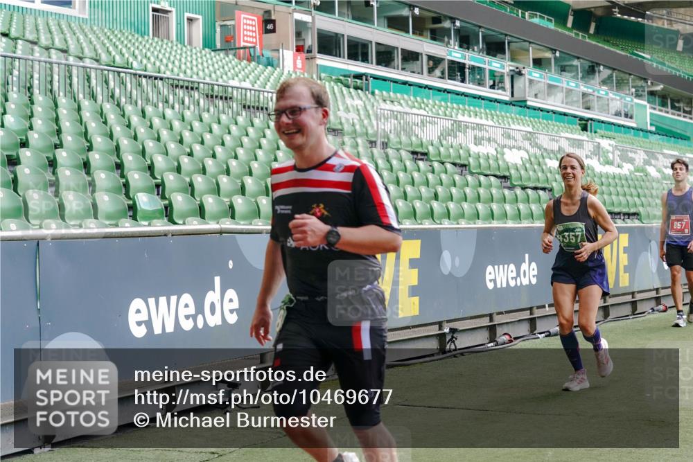 13.09.2026 - 21. swb-Marathon Bremen Michael Burmester http://msf.ph/oto/10469677 13.09.2026 12:58:01 Laufen im Stadion 141, 148, 334, 511, 672, 769, 776, 789, 790, 857, 909, 1010, 1119, 1191, 1199, 1254, 1281, 1535, 1601, 1642, 1647, 1752, 1809, 1881, 1900, 1931, 1933, 2046, 2051, 2075, 2324, 2343, 2367, 2371, 2397, 2402, 2423, 2425, 2493, 2634, 2640, 2671, 2761, 2771, 2807, 2903, 2904, 3051, 3078, 3120, 3138, 3148, 3182, 3186, 3319, 3338, 3435, 3450, 3458, 3514, 3534, 3560, 3634, 3655, 3685, 3690, 3695, 3760, 3813, 3866, 3933, 3939, 4101, 4316, 4319, 205 meine-sportfotos.de