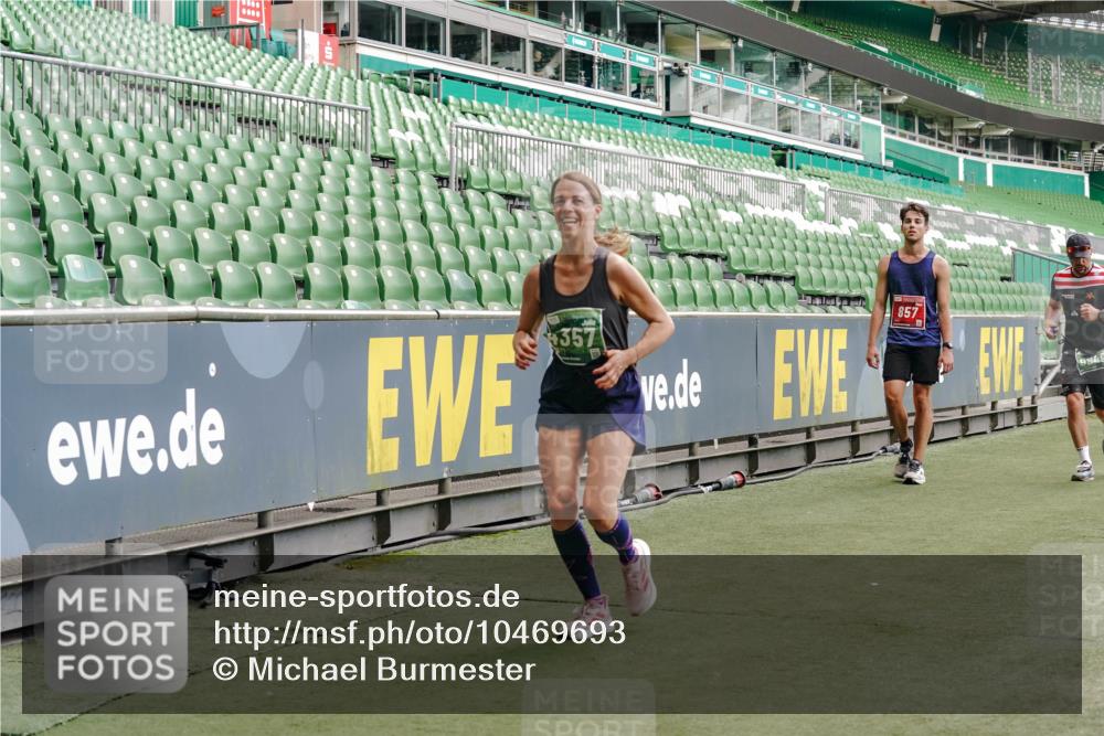 13.09.2026 - 21. swb-Marathon Bremen Michael Burmester http://msf.ph/oto/10469693 13.09.2026 12:58:02 Laufen im Stadion 141, 148, 334, 511, 672, 769, 776, 789, 790, 857, 909, 1010, 1119, 1191, 1199, 1254, 1281, 1535, 1601, 1642, 1647, 1752, 1809, 1881, 1900, 1931, 1933, 2046, 2051, 2075, 2324, 2343, 2367, 2371, 2397, 2402, 2423, 2425, 2493, 2634, 2640, 2671, 2761, 2771, 2807, 2903, 2904, 3021, 3051, 3078, 3120, 3138, 3148, 3182, 3186, 3319, 3338, 3435, 3450, 3458, 3514, 3534, 3560, 3634, 3655, 3685, 3690, 3695, 3760, 3813, 3866, 3933, 3939, 4101, 4316, 4319, 205 meine-sportfotos.de