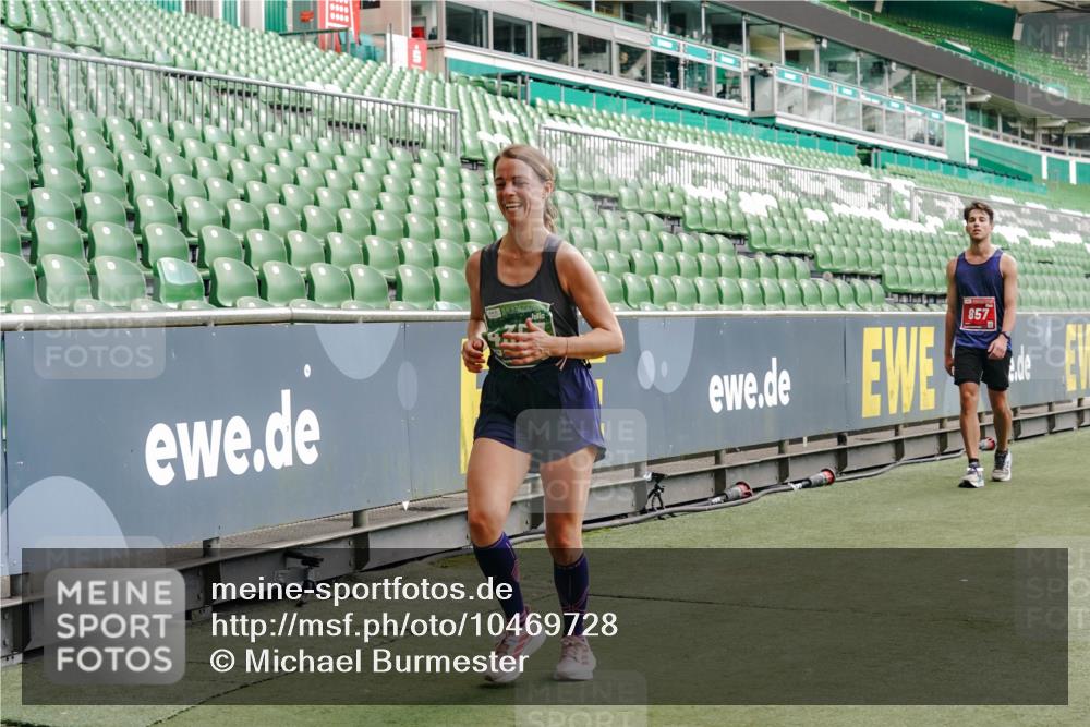 13.09.2026 - 21. swb-Marathon Bremen Michael Burmester http://msf.ph/oto/10469728 13.09.2026 12:58:02 Laufen im Stadion 141, 148, 334, 511, 672, 769, 776, 789, 790, 857, 909, 1010, 1119, 1191, 1199, 1254, 1281, 1535, 1601, 1642, 1647, 1752, 1809, 1881, 1900, 1931, 1933, 2046, 2051, 2075, 2324, 2343, 2367, 2371, 2397, 2402, 2423, 2425, 2493, 2634, 2640, 2671, 2761, 2771, 2807, 2903, 2904, 3021, 3051, 3078, 3120, 3138, 3148, 3182, 3186, 3319, 3338, 3435, 3450, 3458, 3514, 3534, 3560, 3634, 3655, 3685, 3690, 3695, 3760, 3813, 3866, 3933, 3939, 4101, 4316, 4319, 205 meine-sportfotos.de