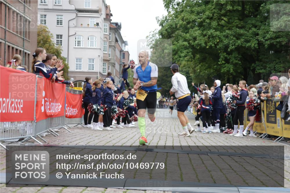 13.09.2026 - Kiel Lauf Yannick Fuchs http://msf.ph/oto/10469779 13.09.2026 10:23:13 Ziel 3465, 8809, 9678, 10568, 5326, 5603, 4645, 6302, 151, 5603 meine-sportfotos.de