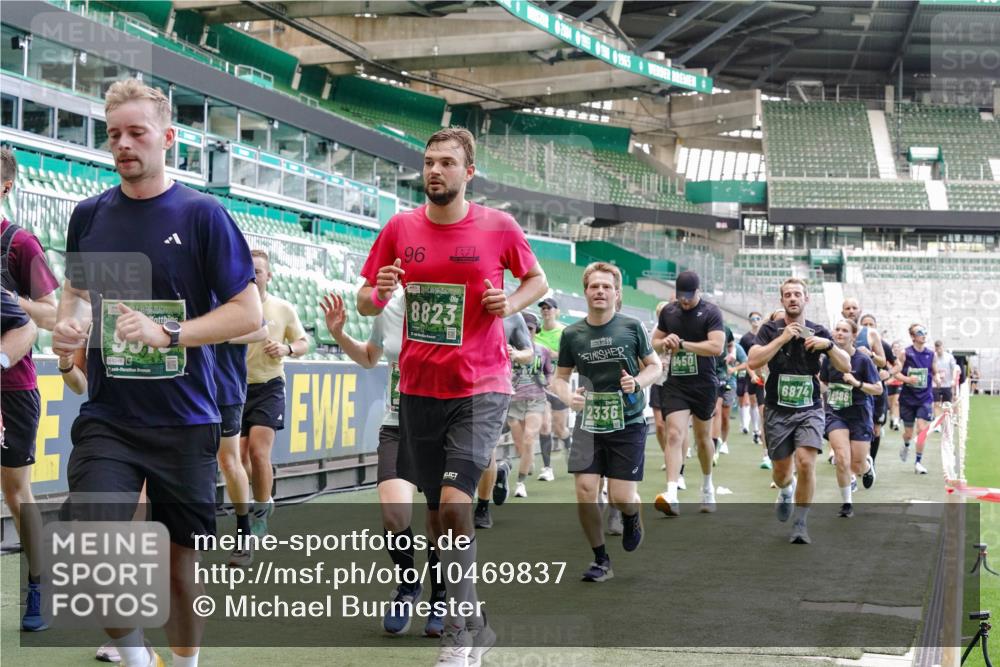 13.09.2026 - 21. swb-Marathon Bremen Michael Burmester http://msf.ph/oto/10469837 13.09.2026 13:14:08 Laufen im Stadion 183, 270, 278, 300, 349, 414, 460, 576, 600, 631, 695, 702, 768, 933, 950, 956, 1005, 1008, 1143, 1392, 1408, 1426, 1573, 1596, 1641, 1818, 1819, 1991, 2024, 2035, 2079, 2233, 2264, 2314, 2387, 2412, 2439, 2457, 2461, 2478, 2494, 2521, 2540, 2564, 2612, 2665, 2684, 2690, 2691, 2693, 2737, 2773, 2792, 2816, 2829, 2838, 2860, 2861, 2865, 2884, 2887, 2921, 2972, 2975, 2978, 3016, 3111, 3209, 3253, 3277, 3293, 3304, 3313, 3378, 3405, 3428, 3434, 3653, 3661, 3680, 4034, 4080, 4306 meine-sportfotos.de