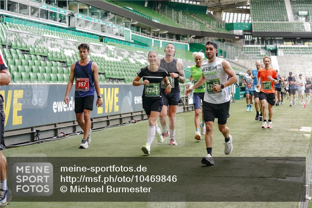 13.09.2026 - 21. swb-Marathon Bremen Michael Burmester http://msf.ph/oto/10469846 13.09.2026 12:58:05 Laufen im Stadion 141, 148, 334, 511, 672, 769, 776, 789, 790, 857, 909, 1010, 1119, 1191, 1199, 1254, 1281, 1535, 1601, 1642, 1647, 1752, 1809, 1881, 1900, 1931, 1933, 2046, 2051, 2075, 2324, 2343, 2367, 2371, 2397, 2402, 2423, 2425, 2493, 2577, 2634, 2640, 2671, 2761, 2771, 2807, 2903, 2904, 3021, 3051, 3078, 3120, 3138, 3148, 3182, 3186, 3319, 3338, 3435, 3450, 3458, 3514, 3534, 3560, 3634, 3655, 3685, 3690, 3695, 3760, 3813, 3866, 3933, 3939, 4101, 4316, 4319, 205 meine-sportfotos.de