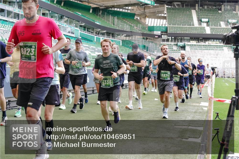 13.09.2026 - 21. swb-Marathon Bremen Michael Burmester http://msf.ph/oto/10469851 13.09.2026 13:14:08 Laufen im Stadion 183, 270, 278, 300, 349, 414, 460, 576, 600, 631, 695, 702, 768, 933, 950, 956, 1005, 1008, 1143, 1392, 1408, 1426, 1573, 1596, 1641, 1818, 1819, 1991, 2024, 2035, 2079, 2233, 2264, 2314, 2387, 2412, 2439, 2457, 2461, 2478, 2494, 2521, 2540, 2564, 2612, 2665, 2684, 2690, 2691, 2693, 2737, 2773, 2792, 2816, 2829, 2838, 2860, 2861, 2865, 2884, 2887, 2921, 2972, 2975, 2978, 3016, 3111, 3209, 3253, 3277, 3293, 3304, 3313, 3378, 3405, 3428, 3434, 3653, 3661, 3680, 4034, 4080, 4306 meine-sportfotos.de