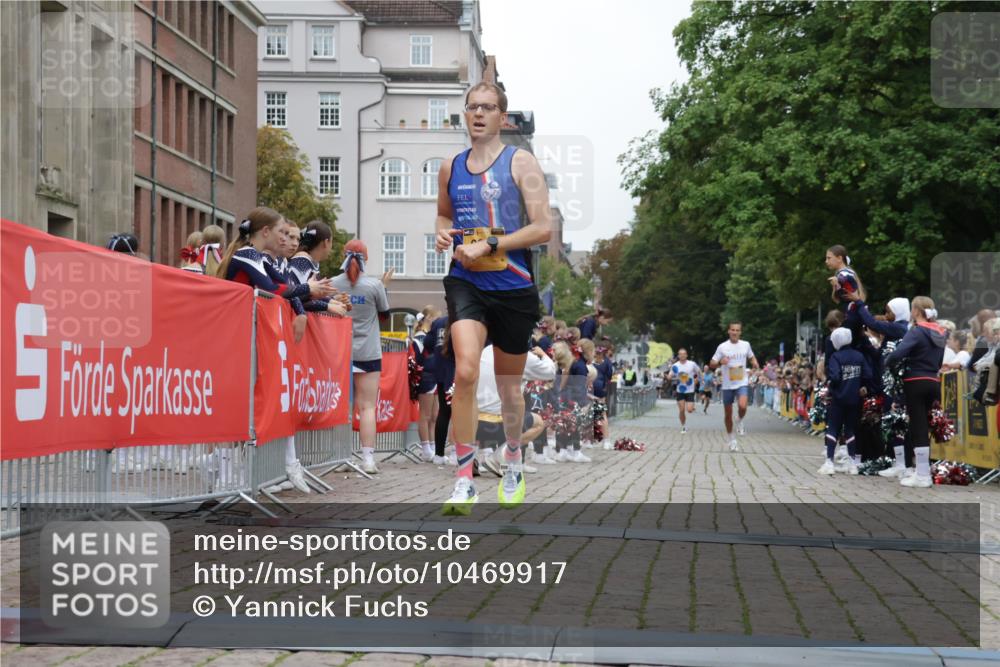 13.09.2026 - Kiel Lauf Yannick Fuchs http://msf.ph/oto/10469917 13.09.2026 10:23:39 Ziel 716, 2937, 3465, 4645, 6302, 8809, 9678, 10568, 9678 meine-sportfotos.de