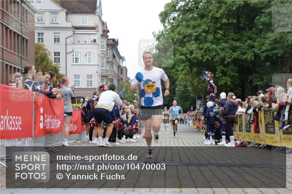 13.09.2026 - Kiel Lauf Yannick Fuchs http://msf.ph/oto/10470003 13.09.2026 10:23:47 Ziel 2937, 716, 3465, 4645, 6302, 8809, 8809, 9678, 10568 meine-sportfotos.de