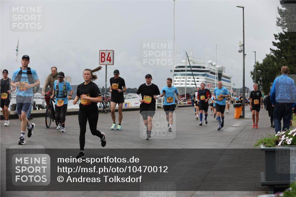13.09.2026 - Kiel Lauf Andreas Tolksdorf http://msf.ph/oto/10470012 13.09.2026 12:09:58 Kiellinie 5243, 4, 12060, 11480, 6264, 3 meine-sportfotos.de