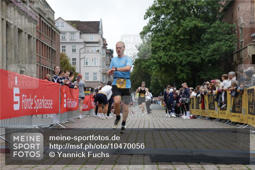 13.09.2026 - Kiel Lauf Yannick Fuchs http://msf.ph/oto/10470056 13.09.2026 10:23:51 Ziel 716, 2937, 3465, 4645, 6302, 6018, 6433, 7195, 3465, 4645, 8809, 10568 meine-sportfotos.de