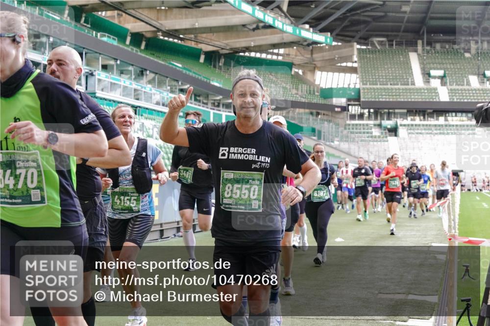 13.09.2026 - 21. swb-Marathon Bremen Michael Burmester http://msf.ph/oto/10470268 13.09.2026 13:14:15 Laufen im Stadion 183, 270, 278, 300, 349, 414, 460, 576, 600, 631, 695, 702, 768, 933, 950, 956, 1005, 1008, 1047, 1143, 1392, 1408, 1426, 1573, 1596, 1641, 1818, 1819, 1991, 2024, 2035, 2079, 2233, 2314, 2387, 2412, 2439, 2457, 2461, 2478, 2494, 2521, 2540, 2564, 2612, 2665, 2684, 2690, 2691, 2693, 2737, 2773, 2792, 2816, 2829, 2838, 2861, 2865, 2884, 2887, 2921, 2972, 2978, 3016, 3111, 3209, 3253, 3277, 3293, 3304, 3313, 3355, 3378, 3405, 3428, 3653, 3661, 3680, 4034, 4080, 4306, 703 meine-sportfotos.de