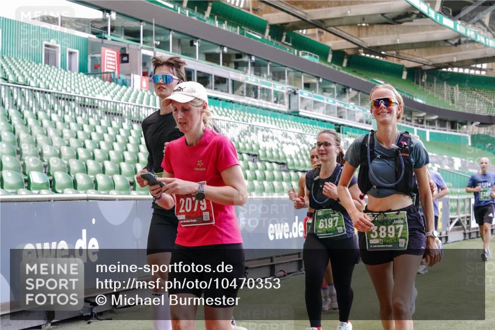 13.09.2026 - 21. swb-Marathon Bremen Michael Burmester http://msf.ph/oto/10470353 13.09.2026 13:14:17 Laufen im Stadion 183, 270, 278, 300, 349, 414, 460, 576, 600, 631, 695, 702, 768, 933, 950, 956, 1005, 1008, 1047, 1143, 1392, 1408, 1426, 1573, 1596, 1641, 1818, 1819, 1991, 2024, 2035, 2079, 2233, 2314, 2387, 2412, 2439, 2457, 2461, 2494, 2521, 2540, 2564, 2612, 2665, 2690, 2691, 2693, 2737, 2773, 2792, 2816, 2829, 2838, 2861, 2865, 2884, 2887, 2921, 2972, 2978, 3016, 3111, 3209, 3253, 3277, 3293, 3304, 3313, 3355, 3378, 3405, 3428, 3653, 3661, 3680, 4034, 4080, 4306, 703 meine-sportfotos.de