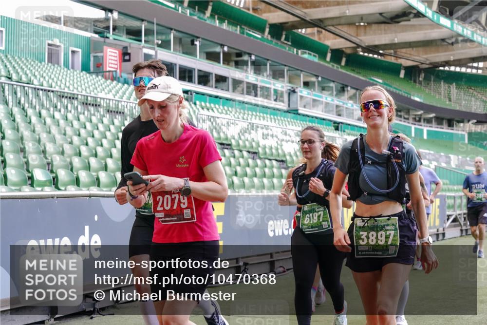 13.09.2026 - 21. swb-Marathon Bremen Michael Burmester http://msf.ph/oto/10470368 13.09.2026 13:14:17 Laufen im Stadion 183, 270, 278, 300, 349, 414, 460, 576, 600, 631, 695, 702, 768, 933, 950, 956, 1005, 1008, 1047, 1143, 1392, 1408, 1426, 1573, 1596, 1641, 1818, 1819, 1991, 2024, 2035, 2079, 2233, 2314, 2387, 2412, 2439, 2457, 2461, 2494, 2521, 2540, 2564, 2612, 2665, 2690, 2691, 2693, 2737, 2773, 2792, 2816, 2829, 2838, 2861, 2865, 2884, 2887, 2921, 2972, 2978, 3016, 3111, 3209, 3253, 3277, 3293, 3304, 3313, 3355, 3378, 3405, 3428, 3653, 3661, 3680, 4034, 4080, 4306, 703 meine-sportfotos.de