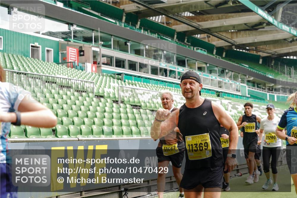 13.09.2026 - 21. swb-Marathon Bremen Michael Burmester http://msf.ph/oto/10470429 13.09.2026 10:36:31 Laufen im Stadion 10092, 10093, 10144, 10152, 10153, 10154, 10160, 10173, 10175, 10181, 10182, 10186, 10187, 10195, 10198, 10237, 10245, 10251, 10257, 10263, 10272, 10275, 10278, 10291, 10296, 10306, 10309, 10327, 10331, 10332, 10338, 10357, 10377, 10382, 10390, 10403, 10409, 10411, 10420, 10427, 10429, 10439, 10444, 10473, 10477, 10481, 10492, 10497, 10500, 10516, 10528, 10531, 10560, 10569, 10607, 10613, 10617, 10633, 10636, 10647, 10648, 10659, 10663, 10671, 10672, 10715 meine-sportfotos.de
