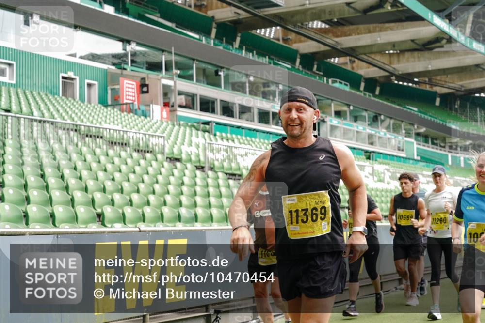 13.09.2026 - 21. swb-Marathon Bremen Michael Burmester http://msf.ph/oto/10470454 13.09.2026 10:36:31 Laufen im Stadion 10092, 10093, 10144, 10152, 10153, 10154, 10160, 10173, 10175, 10181, 10182, 10186, 10187, 10195, 10198, 10237, 10245, 10251, 10257, 10263, 10272, 10275, 10278, 10291, 10296, 10306, 10309, 10327, 10331, 10332, 10338, 10357, 10377, 10382, 10390, 10403, 10409, 10411, 10420, 10427, 10429, 10439, 10444, 10473, 10477, 10481, 10492, 10497, 10500, 10516, 10528, 10531, 10560, 10569, 10607, 10613, 10617, 10633, 10636, 10647, 10648, 10659, 10663, 10671, 10672, 10715 meine-sportfotos.de