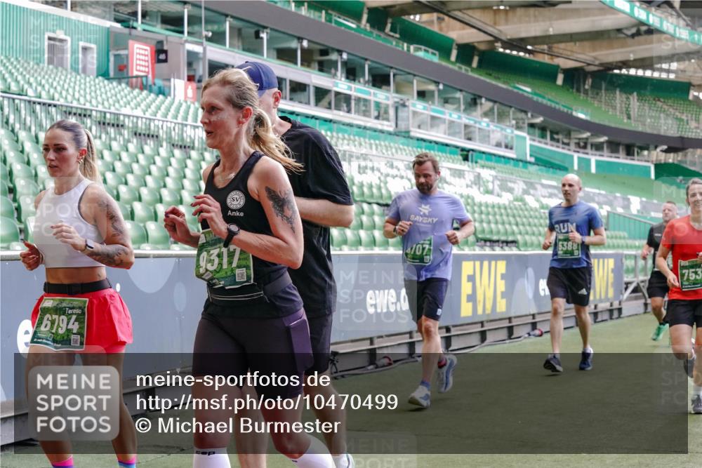 13.09.2026 - 21. swb-Marathon Bremen Michael Burmester http://msf.ph/oto/10470499 13.09.2026 13:14:19 Laufen im Stadion 183, 266, 270, 278, 300, 349, 414, 460, 576, 600, 631, 695, 702, 768, 933, 950, 956, 1005, 1008, 1047, 1143, 1392, 1408, 1426, 1573, 1596, 1641, 1818, 1819, 1991, 2024, 2035, 2079, 2233, 2314, 2387, 2412, 2439, 2457, 2461, 2466, 2484, 2494, 2521, 2540, 2564, 2612, 2665, 2690, 2691, 2693, 2737, 2773, 2792, 2816, 2829, 2838, 2861, 2865, 2884, 2887, 2921, 2972, 2978, 3016, 3111, 3209, 3253, 3277, 3304, 3313, 3355, 3378, 3405, 3428, 3653, 3661, 3680, 4034, 4080, 4306, 703 meine-sportfotos.de