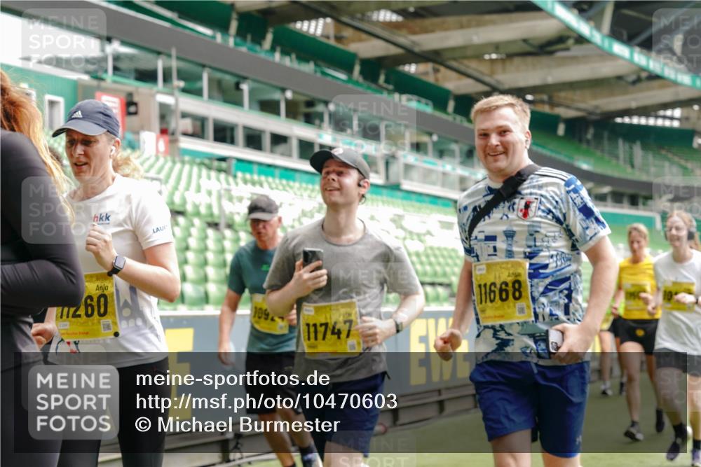 13.09.2026 - 21. swb-Marathon Bremen Michael Burmester http://msf.ph/oto/10470603 13.09.2026 10:36:34 Laufen im Stadion 10092, 10144, 10150, 10152, 10153, 10154, 10160, 10173, 10175, 10181, 10182, 10186, 10187, 10195, 10198, 10237, 10245, 10251, 10257, 10263, 10272, 10275, 10278, 10291, 10296, 10306, 10309, 10315, 10327, 10331, 10332, 10338, 10357, 10377, 10382, 10390, 10403, 10409, 10411, 10420, 10427, 10429, 10439, 10444, 10473, 10477, 10481, 10492, 10497, 10500, 10516, 10531, 10560, 10569, 10607, 10613, 10617, 10633, 10636, 10647, 10648, 10659, 10663, 10671, 10672, 10715 meine-sportfotos.de