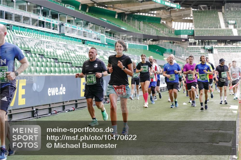13.09.2026 - 21. swb-Marathon Bremen Michael Burmester http://msf.ph/oto/10470622 13.09.2026 13:14:21 Laufen im Stadion 183, 266, 270, 278, 300, 349, 414, 460, 576, 600, 631, 695, 702, 768, 950, 956, 1005, 1008, 1047, 1143, 1392, 1408, 1426, 1573, 1596, 1641, 1818, 1819, 1991, 2024, 2035, 2079, 2233, 2314, 2387, 2412, 2439, 2457, 2461, 2466, 2484, 2494, 2521, 2540, 2564, 2612, 2665, 2690, 2691, 2693, 2737, 2773, 2792, 2816, 2829, 2838, 2861, 2865, 2884, 2887, 2921, 2972, 2978, 3016, 3111, 3209, 3253, 3277, 3304, 3313, 3355, 3378, 3405, 3428, 3653, 3661, 3670, 3680, 4034, 4080, 4306, 703 meine-sportfotos.de