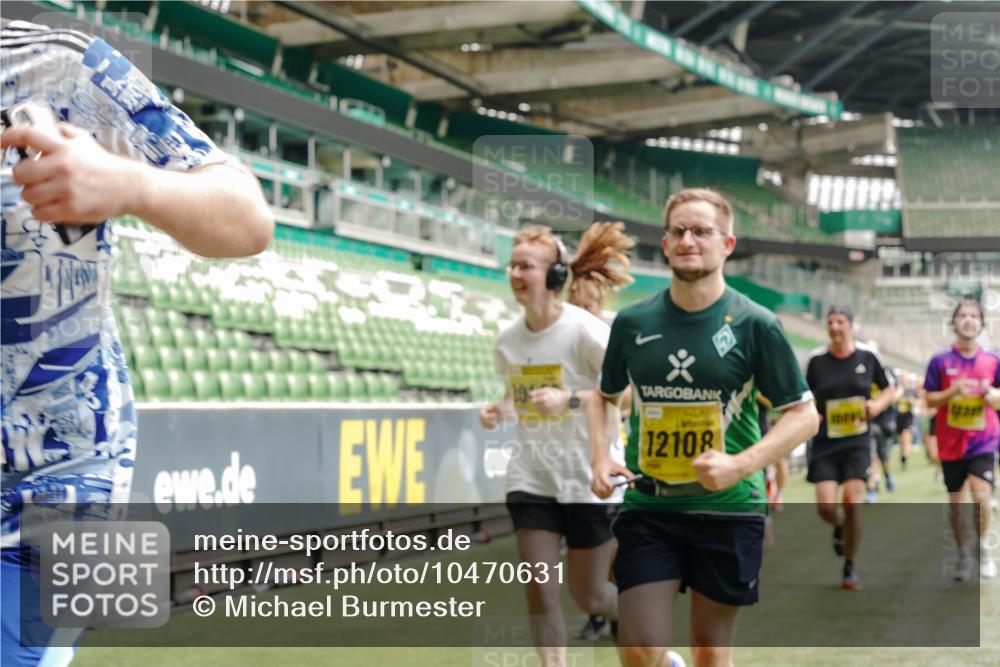 13.09.2026 - 21. swb-Marathon Bremen Michael Burmester http://msf.ph/oto/10470631 13.09.2026 10:36:35 Laufen im Stadion 10092, 10144, 10150, 10152, 10153, 10154, 10160, 10173, 10175, 10181, 10182, 10186, 10187, 10195, 10198, 10237, 10245, 10251, 10257, 10263, 10272, 10275, 10278, 10291, 10296, 10306, 10309, 10315, 10327, 10331, 10332, 10338, 10357, 10377, 10382, 10390, 10403, 10409, 10411, 10420, 10427, 10429, 10439, 10444, 10473, 10477, 10481, 10492, 10497, 10500, 10516, 10531, 10560, 10569, 10607, 10613, 10617, 10633, 10636, 10647, 10648, 10659, 10663, 10671, 10672, 10715 meine-sportfotos.de