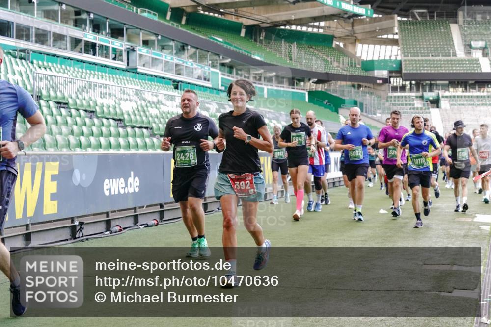 13.09.2026 - 21. swb-Marathon Bremen Michael Burmester http://msf.ph/oto/10470636 13.09.2026 13:14:21 Laufen im Stadion 183, 266, 270, 278, 300, 349, 414, 460, 576, 600, 631, 695, 702, 768, 950, 956, 1005, 1008, 1047, 1143, 1392, 1408, 1426, 1573, 1596, 1641, 1818, 1819, 1991, 2024, 2035, 2079, 2233, 2314, 2387, 2412, 2439, 2457, 2461, 2466, 2484, 2494, 2521, 2540, 2564, 2612, 2665, 2690, 2691, 2693, 2737, 2773, 2792, 2816, 2829, 2838, 2861, 2865, 2884, 2887, 2921, 2972, 2978, 3016, 3111, 3209, 3253, 3277, 3304, 3313, 3355, 3378, 3405, 3428, 3653, 3661, 3670, 3680, 4034, 4080, 4306, 703 meine-sportfotos.de