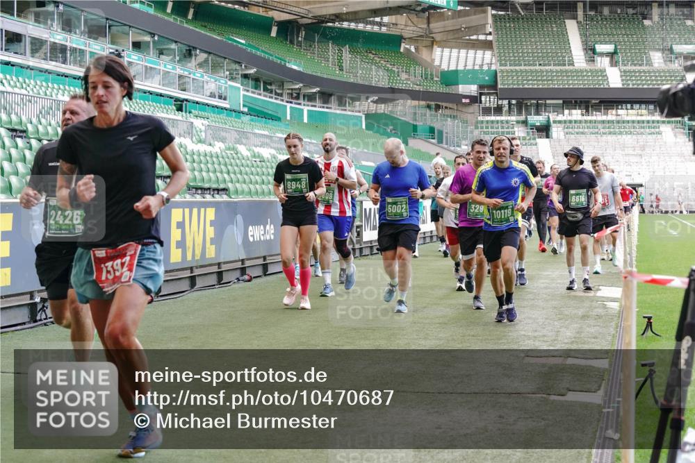 13.09.2026 - 21. swb-Marathon Bremen Michael Burmester http://msf.ph/oto/10470687 13.09.2026 13:14:22 Laufen im Stadion 266, 270, 278, 300, 349, 414, 460, 576, 600, 631, 695, 702, 768, 950, 956, 1005, 1008, 1047, 1143, 1392, 1408, 1426, 1573, 1596, 1641, 1818, 1819, 1991, 2024, 2035, 2079, 2233, 2314, 2387, 2412, 2439, 2457, 2461, 2466, 2484, 2494, 2521, 2540, 2564, 2612, 2665, 2690, 2691, 2693, 2737, 2773, 2792, 2816, 2829, 2838, 2861, 2865, 2884, 2887, 2921, 2972, 2978, 3016, 3111, 3209, 3253, 3277, 3304, 3313, 3355, 3378, 3405, 3428, 3653, 3661, 3670, 3680, 4034, 4080, 4306, 703 meine-sportfotos.de