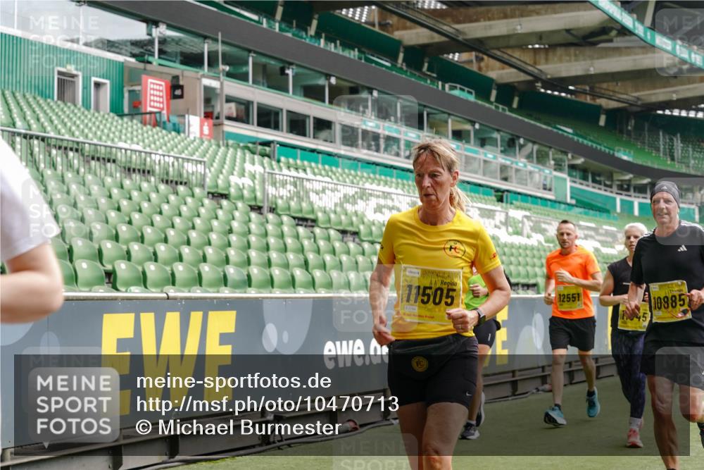 13.09.2026 - 21. swb-Marathon Bremen Michael Burmester http://msf.ph/oto/10470713 13.09.2026 10:36:37 Laufen im Stadion 10092, 10144, 10150, 10152, 10153, 10154, 10160, 10173, 10175, 10181, 10182, 10186, 10187, 10195, 10198, 10237, 10245, 10251, 10257, 10263, 10272, 10275, 10278, 10291, 10296, 10306, 10309, 10315, 10327, 10331, 10332, 10338, 10357, 10377, 10382, 10390, 10403, 10409, 10411, 10420, 10427, 10429, 10439, 10444, 10473, 10477, 10481, 10492, 10497, 10500, 10516, 10531, 10560, 10569, 10607, 10613, 10617, 10633, 10636, 10647, 10648, 10659, 10663, 10671, 10672, 10715 meine-sportfotos.de