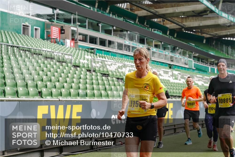 13.09.2026 - 21. swb-Marathon Bremen Michael Burmester http://msf.ph/oto/10470733 13.09.2026 10:36:37 Laufen im Stadion 10092, 10144, 10150, 10152, 10153, 10154, 10160, 10173, 10175, 10181, 10182, 10186, 10187, 10195, 10198, 10237, 10245, 10251, 10257, 10263, 10272, 10275, 10278, 10291, 10296, 10306, 10309, 10315, 10327, 10331, 10332, 10338, 10357, 10377, 10382, 10390, 10403, 10409, 10411, 10420, 10427, 10429, 10439, 10444, 10473, 10477, 10481, 10492, 10497, 10500, 10516, 10531, 10560, 10569, 10607, 10613, 10617, 10633, 10636, 10647, 10648, 10659, 10663, 10671, 10672, 10715 meine-sportfotos.de