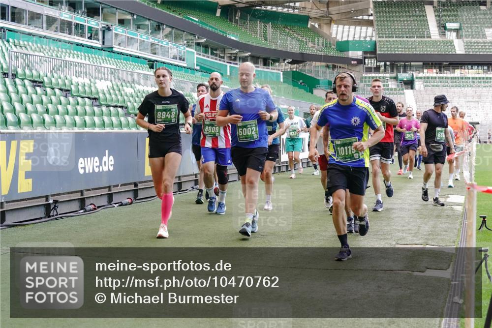 13.09.2026 - 21. swb-Marathon Bremen Michael Burmester http://msf.ph/oto/10470762 13.09.2026 13:14:24 Laufen im Stadion 266, 270, 278, 300, 349, 414, 460, 576, 600, 631, 695, 702, 768, 950, 956, 1005, 1008, 1047, 1143, 1392, 1408, 1426, 1573, 1596, 1641, 1818, 1819, 1991, 2024, 2035, 2079, 2233, 2314, 2387, 2412, 2439, 2457, 2461, 2466, 2484, 2494, 2521, 2540, 2564, 2612, 2665, 2690, 2691, 2693, 2737, 2773, 2792, 2816, 2829, 2838, 2861, 2865, 2884, 2887, 2921, 2972, 2978, 3016, 3111, 3209, 3253, 3277, 3304, 3313, 3355, 3378, 3405, 3428, 3653, 3661, 3670, 3680, 4034, 4080, 4306, 703 meine-sportfotos.de