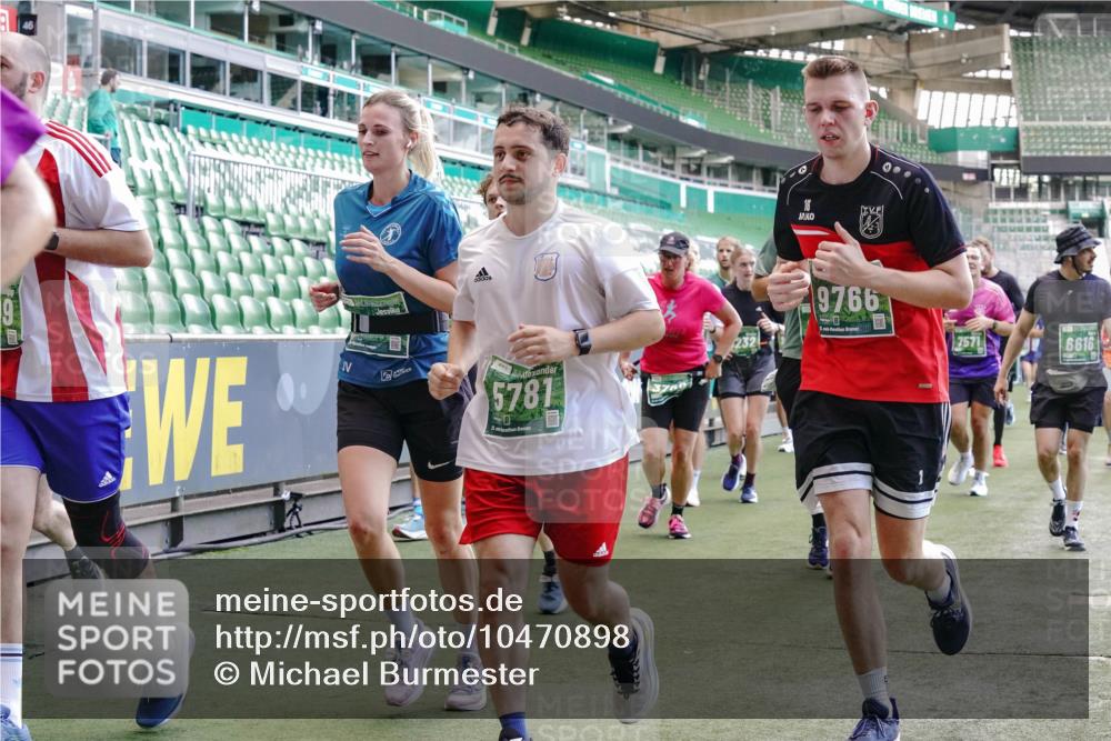 13.09.2026 - 21. swb-Marathon Bremen Michael Burmester http://msf.ph/oto/10470898 13.09.2026 13:14:27 Laufen im Stadion 266, 270, 278, 300, 349, 414, 460, 576, 600, 631, 702, 768, 950, 956, 1005, 1008, 1047, 1143, 1392, 1408, 1426, 1573, 1596, 1641, 1818, 1819, 1991, 2024, 2035, 2079, 2233, 2314, 2387, 2412, 2439, 2457, 2466, 2484, 2494, 2521, 2540, 2564, 2612, 2665, 2690, 2691, 2693, 2737, 2773, 2816, 2829, 2838, 2861, 2865, 2884, 2887, 2921, 2958, 2972, 2978, 3016, 3111, 3209, 3253, 3277, 3304, 3313, 3355, 3378, 3405, 3428, 3653, 3661, 3670, 3680, 4034, 4080, 4306, 703 meine-sportfotos.de