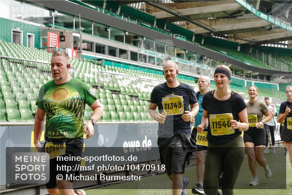 13.09.2026 - 21. swb-Marathon Bremen Michael Burmester http://msf.ph/oto/10470918 13.09.2026 10:36:42 Laufen im Stadion 10092, 10150, 10152, 10153, 10154, 10160, 10173, 10175, 10181, 10182, 10186, 10187, 10195, 10198, 10237, 10245, 10251, 10257, 10263, 10272, 10275, 10278, 10291, 10296, 10306, 10309, 10315, 10327, 10331, 10332, 10338, 10357, 10377, 10382, 10390, 10403, 10409, 10411, 10420, 10429, 10439, 10444, 10473, 10477, 10481, 10492, 10497, 10500, 10516, 10531, 10560, 10569, 10598, 10607, 10613, 10617, 10633, 10636, 10647, 10648, 10659, 10663, 10671, 10672, 10674 meine-sportfotos.de