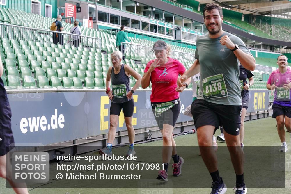 13.09.2026 - 21. swb-Marathon Bremen Michael Burmester http://msf.ph/oto/10470981 13.09.2026 13:14:29 Laufen im Stadion 266, 270, 278, 300, 349, 414, 460, 576, 600, 631, 768, 950, 956, 1005, 1008, 1047, 1143, 1392, 1408, 1426, 1573, 1596, 1641, 1818, 1819, 1991, 2024, 2035, 2079, 2233, 2235, 2314, 2359, 2387, 2412, 2439, 2457, 2466, 2484, 2494, 2521, 2540, 2564, 2612, 2665, 2690, 2691, 2693, 2737, 2773, 2816, 2829, 2838, 2861, 2865, 2884, 2887, 2921, 2958, 2972, 2978, 3016, 3111, 3209, 3253, 3277, 3304, 3313, 3355, 3378, 3405, 3428, 3653, 3661, 3670, 3680, 4034, 4080, 4306, 703 meine-sportfotos.de