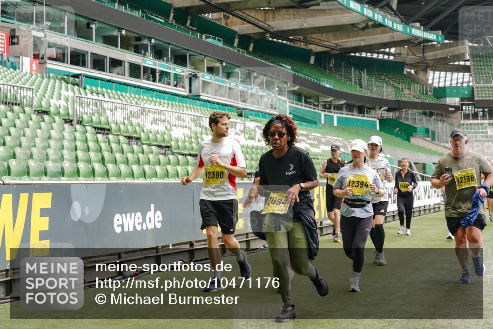 13.09.2026 - 21. swb-Marathon Bremen Michael Burmester http://msf.ph/oto/10471176 13.09.2026 10:36:48 Laufen im Stadion 10092, 10150, 10152, 10153, 10154, 10160, 10173, 10175, 10181, 10182, 10186, 10187, 10195, 10198, 10237, 10251, 10257, 10263, 10272, 10275, 10278, 10291, 10296, 10306, 10309, 10315, 10327, 10331, 10332, 10338, 10357, 10382, 10390, 10403, 10409, 10411, 10420, 10429, 10439, 10444, 10473, 10477, 10481, 10492, 10497, 10500, 10516, 10531, 10560, 10569, 10598, 10607, 10613, 10617, 10633, 10636, 10647, 10648, 10659, 10663, 10671, 10672, 10674 meine-sportfotos.de