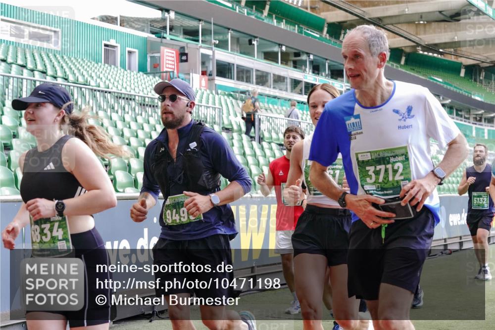 13.09.2026 - 21. swb-Marathon Bremen Michael Burmester http://msf.ph/oto/10471198 13.09.2026 13:14:34 Laufen im Stadion 266, 270, 278, 300, 414, 460, 576, 600, 631, 768, 950, 956, 1005, 1008, 1047, 1143, 1392, 1408, 1426, 1573, 1596, 1818, 1819, 1991, 2024, 2035, 2079, 2233, 2235, 2314, 2359, 2387, 2412, 2439, 2457, 2466, 2484, 2494, 2521, 2540, 2564, 2612, 2665, 2690, 2691, 2693, 2737, 2760, 2773, 2816, 2829, 2838, 2861, 2865, 2887, 2921, 2958, 2972, 2978, 3016, 3111, 3209, 3277, 3304, 3313, 3355, 3378, 3405, 3428, 3653, 3661, 3670, 3680, 3829, 4034, 4080, 4306, 703 meine-sportfotos.de
