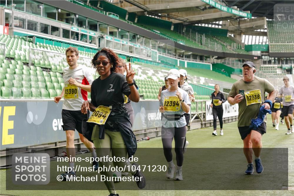 13.09.2026 - 21. swb-Marathon Bremen Michael Burmester http://msf.ph/oto/10471230 13.09.2026 10:36:49 Laufen im Stadion 10092, 10150, 10152, 10153, 10154, 10160, 10173, 10175, 10181, 10182, 10186, 10187, 10195, 10198, 10237, 10251, 10257, 10263, 10272, 10273, 10274, 10275, 10278, 10291, 10296, 10306, 10309, 10315, 10327, 10331, 10332, 10338, 10357, 10382, 10390, 10403, 10409, 10411, 10420, 10429, 10439, 10444, 10473, 10477, 10481, 10492, 10497, 10500, 10516, 10531, 10560, 10569, 10598, 10607, 10613, 10617, 10633, 10636, 10647, 10648, 10659, 10663, 10671, 10672, 10674 meine-sportfotos.de
