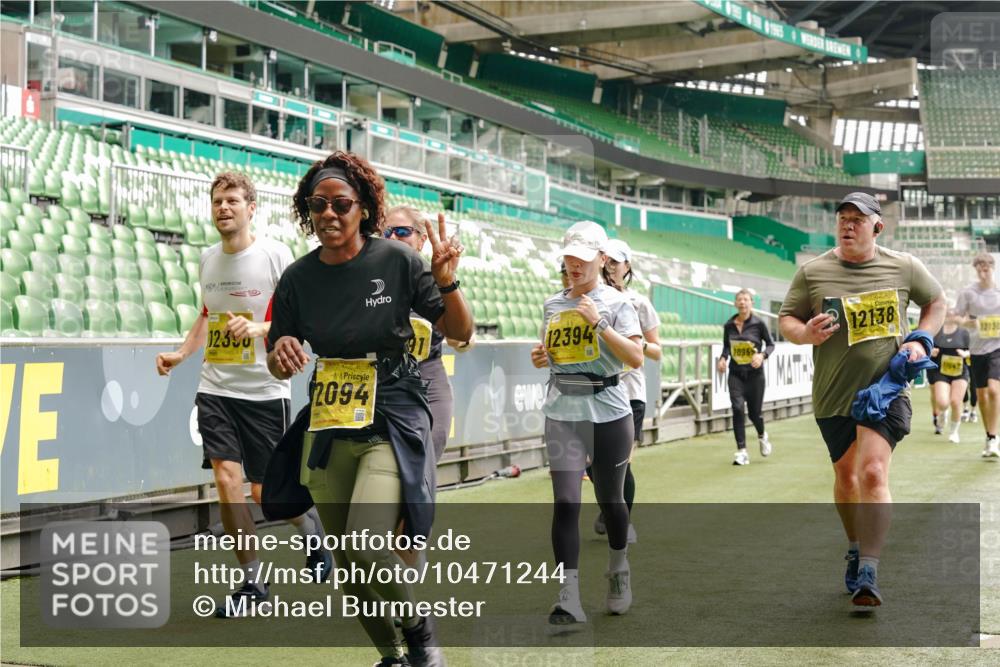 13.09.2026 - 21. swb-Marathon Bremen Michael Burmester http://msf.ph/oto/10471244 13.09.2026 10:36:49 Laufen im Stadion 10092, 10150, 10152, 10153, 10154, 10160, 10173, 10175, 10181, 10182, 10186, 10187, 10195, 10198, 10237, 10251, 10257, 10263, 10272, 10273, 10274, 10275, 10278, 10291, 10296, 10306, 10309, 10315, 10327, 10331, 10332, 10338, 10357, 10382, 10390, 10403, 10409, 10411, 10420, 10429, 10439, 10444, 10473, 10477, 10481, 10492, 10497, 10500, 10516, 10531, 10560, 10569, 10598, 10607, 10613, 10617, 10633, 10636, 10647, 10648, 10659, 10663, 10671, 10672, 10674 meine-sportfotos.de