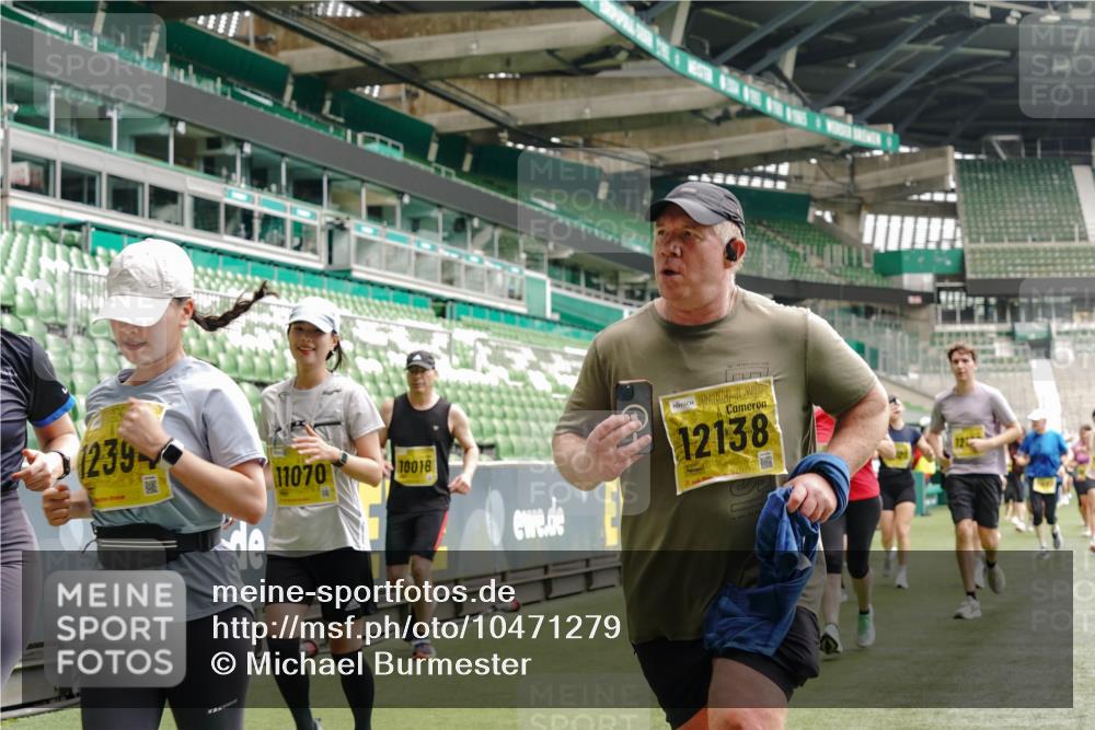 13.09.2026 - 21. swb-Marathon Bremen Michael Burmester http://msf.ph/oto/10471279 13.09.2026 10:36:51 Laufen im Stadion 10092, 10150, 10152, 10153, 10154, 10160, 10173, 10181, 10182, 10186, 10187, 10195, 10198, 10237, 10251, 10257, 10263, 10272, 10273, 10274, 10275, 10278, 10291, 10296, 10306, 10309, 10315, 10323, 10327, 10331, 10332, 10338, 10357, 10382, 10390, 10403, 10409, 10411, 10420, 10429, 10439, 10444, 10473, 10477, 10481, 10497, 10500, 10516, 10531, 10560, 10569, 10598, 10607, 10613, 10617, 10633, 10636, 10647, 10648, 10659, 10663, 10671, 10672, 10674 meine-sportfotos.de