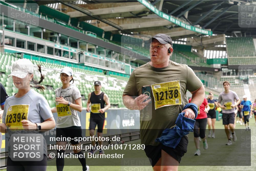 13.09.2026 - 21. swb-Marathon Bremen Michael Burmester http://msf.ph/oto/10471289 13.09.2026 10:36:51 Laufen im Stadion 10092, 10150, 10152, 10153, 10154, 10160, 10173, 10181, 10182, 10186, 10187, 10195, 10198, 10237, 10251, 10257, 10263, 10272, 10273, 10274, 10275, 10278, 10291, 10296, 10306, 10309, 10315, 10323, 10327, 10331, 10332, 10338, 10357, 10382, 10390, 10403, 10409, 10411, 10420, 10429, 10439, 10444, 10473, 10477, 10481, 10497, 10500, 10516, 10531, 10560, 10569, 10598, 10607, 10613, 10617, 10633, 10636, 10647, 10648, 10659, 10663, 10671, 10672, 10674 meine-sportfotos.de